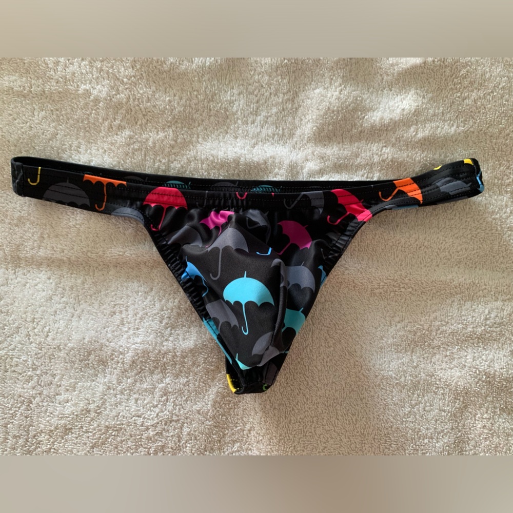 N2N umbrella thong
